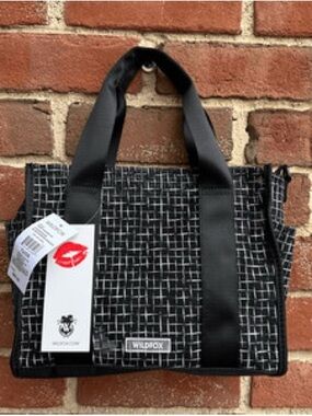 WILDFOX Mesh Tote 💋 NWT Retails $60